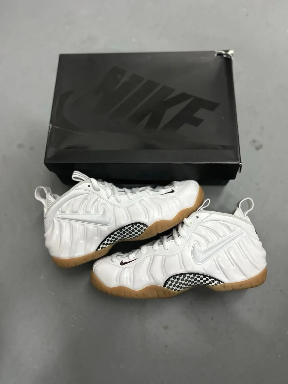 Size 9.5 - Nike Foamposite Pro Gucci - White